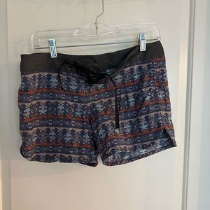 Patagonia Wavefarer boardshorts size 4